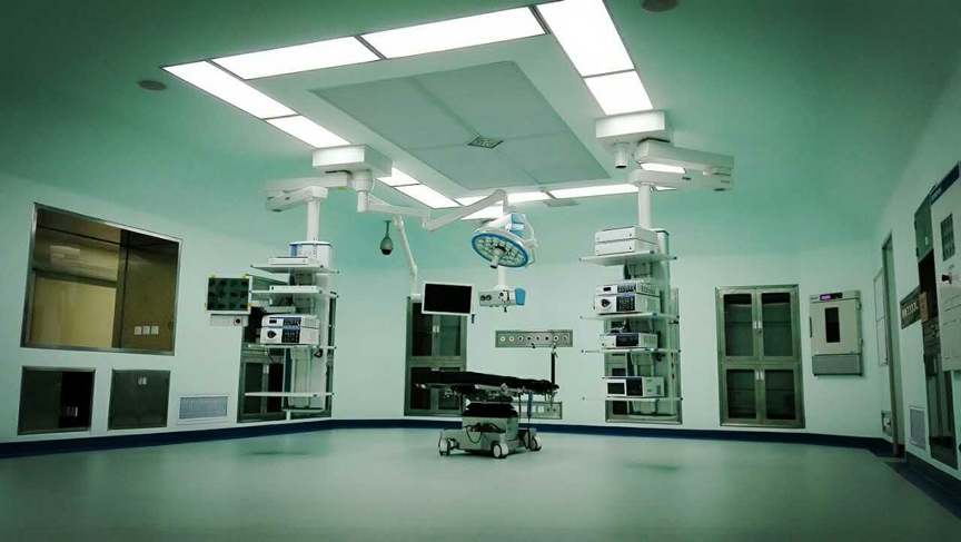 香港大學深圳醫院 — 達芬奇機器人手術室